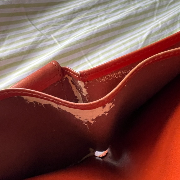 Louis Vuitton Epi Bifold Wallet - Picture 3 of 4